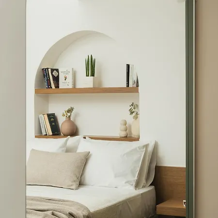 Thamon Lifestyle Living-private Parking Apartment
